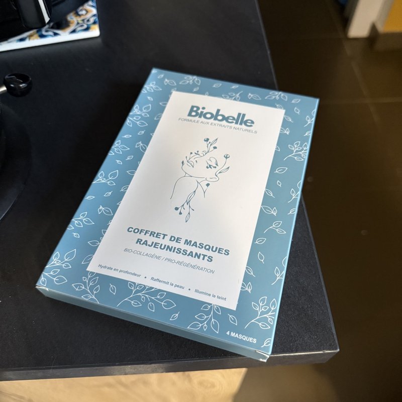 Boîte du coffret de masques visage Biobelle vue de trois quarts