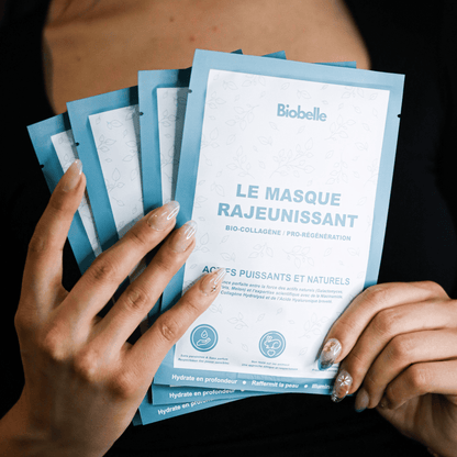 Masques au collagène Biobelle tenus en main – hydratation, fermeté et éclat visible